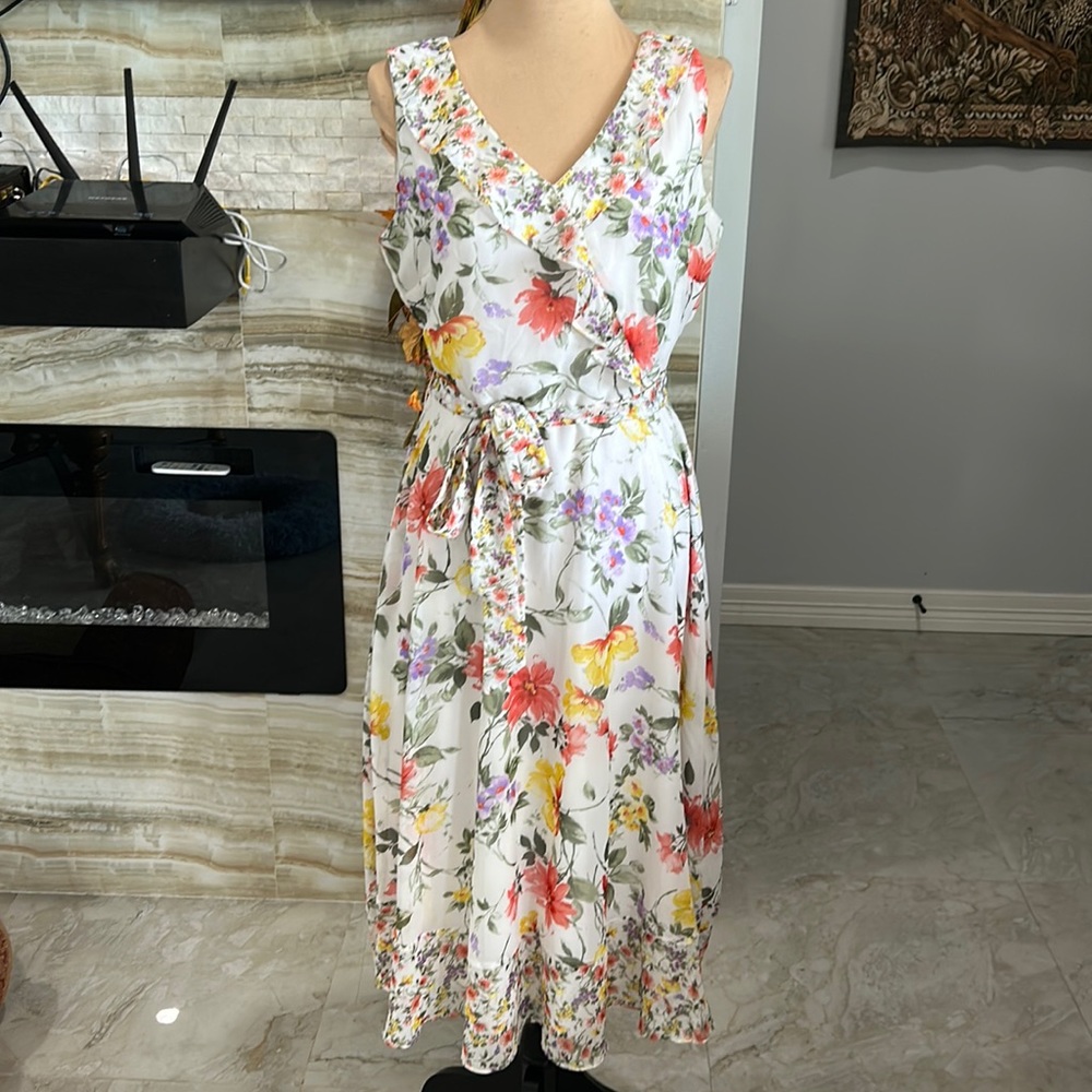 Nicole Miller Floral Sleeveless Midi Dress. Size 8